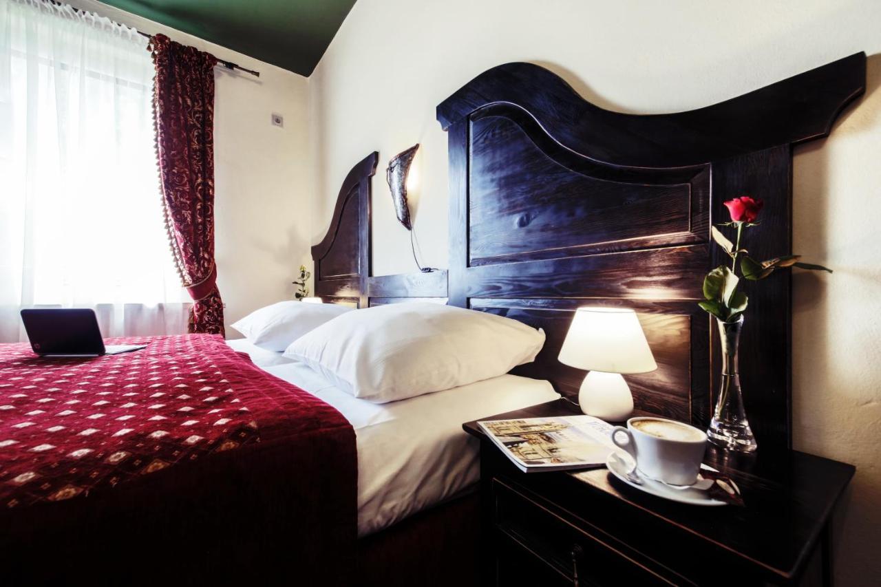 Hotel Kasztel Rzezawa Экстерьер фото