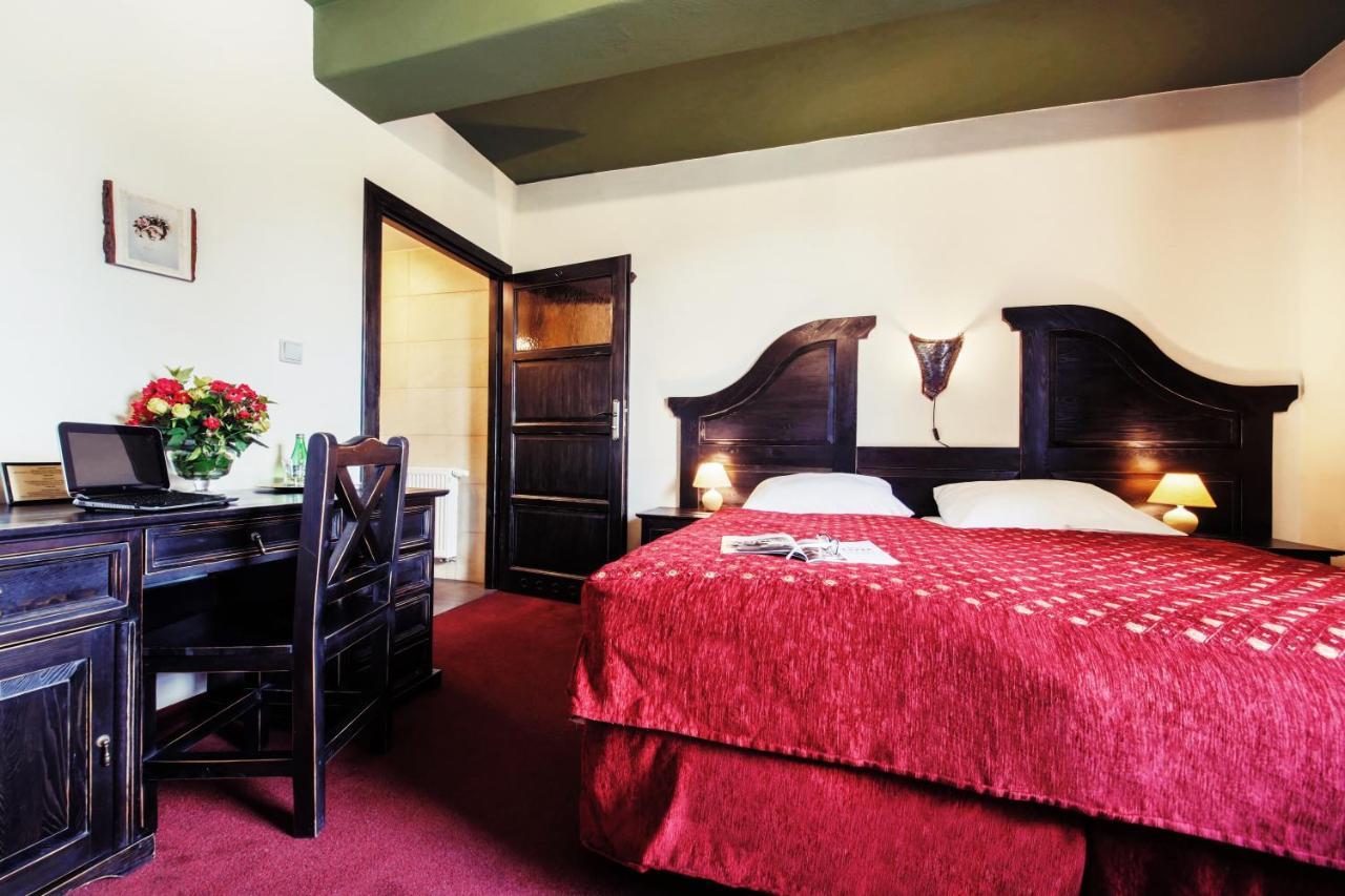 Hotel Kasztel Rzezawa Экстерьер фото