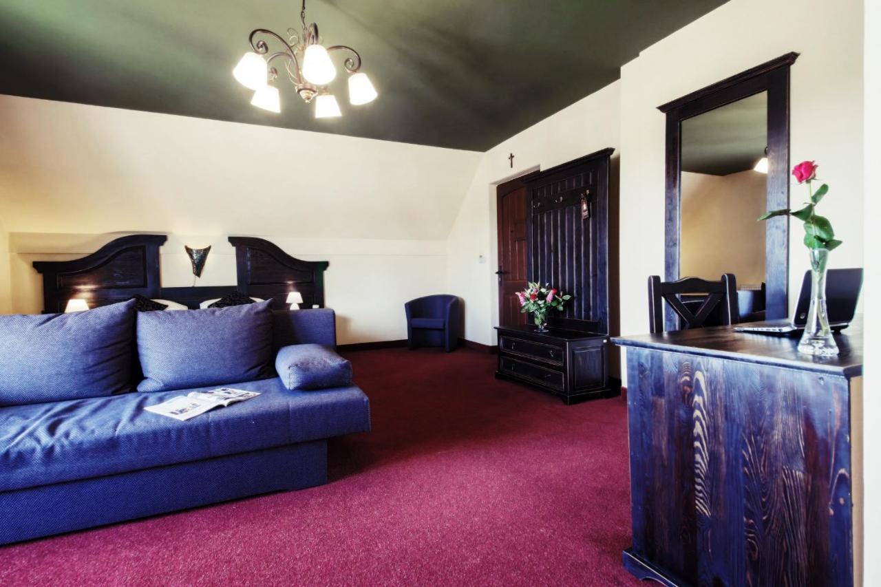 Hotel Kasztel Rzezawa Экстерьер фото