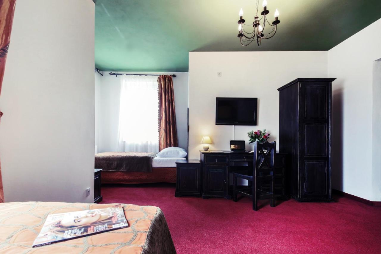 Hotel Kasztel Rzezawa Экстерьер фото