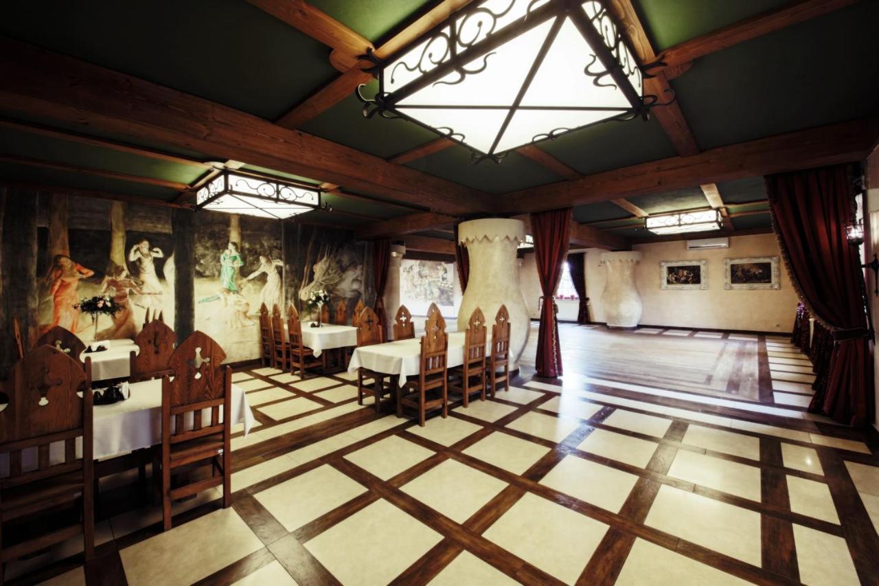 Hotel Kasztel Rzezawa Экстерьер фото