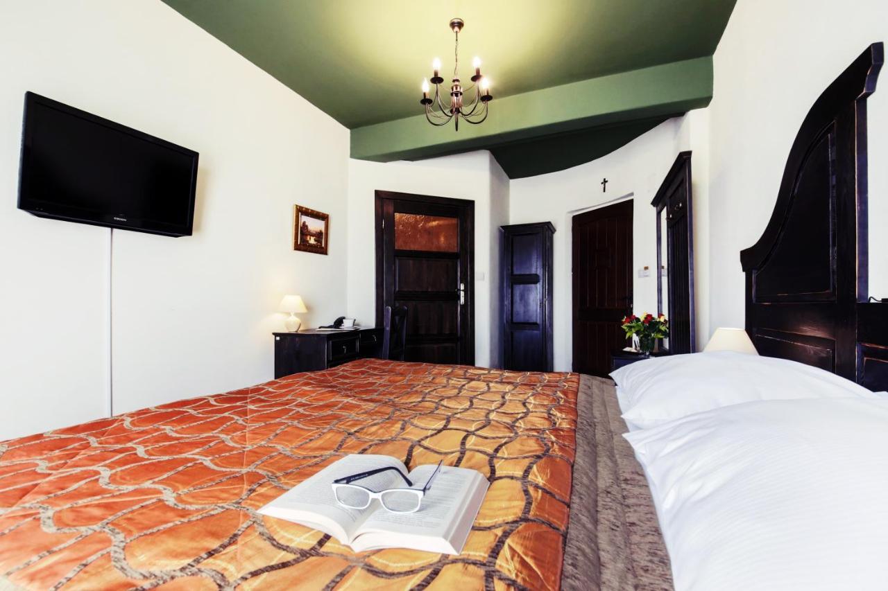Hotel Kasztel Rzezawa Экстерьер фото