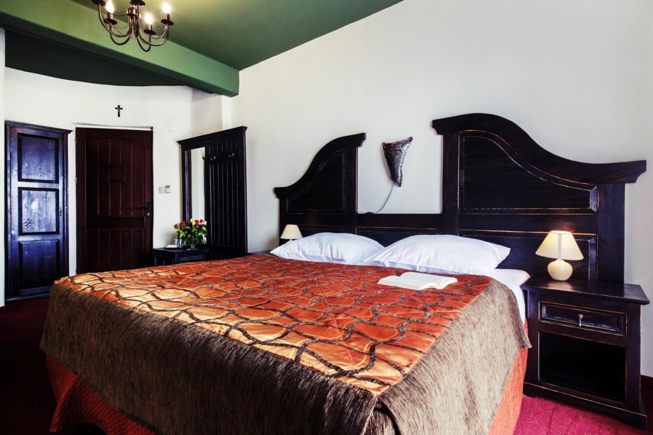 Hotel Kasztel Rzezawa Экстерьер фото