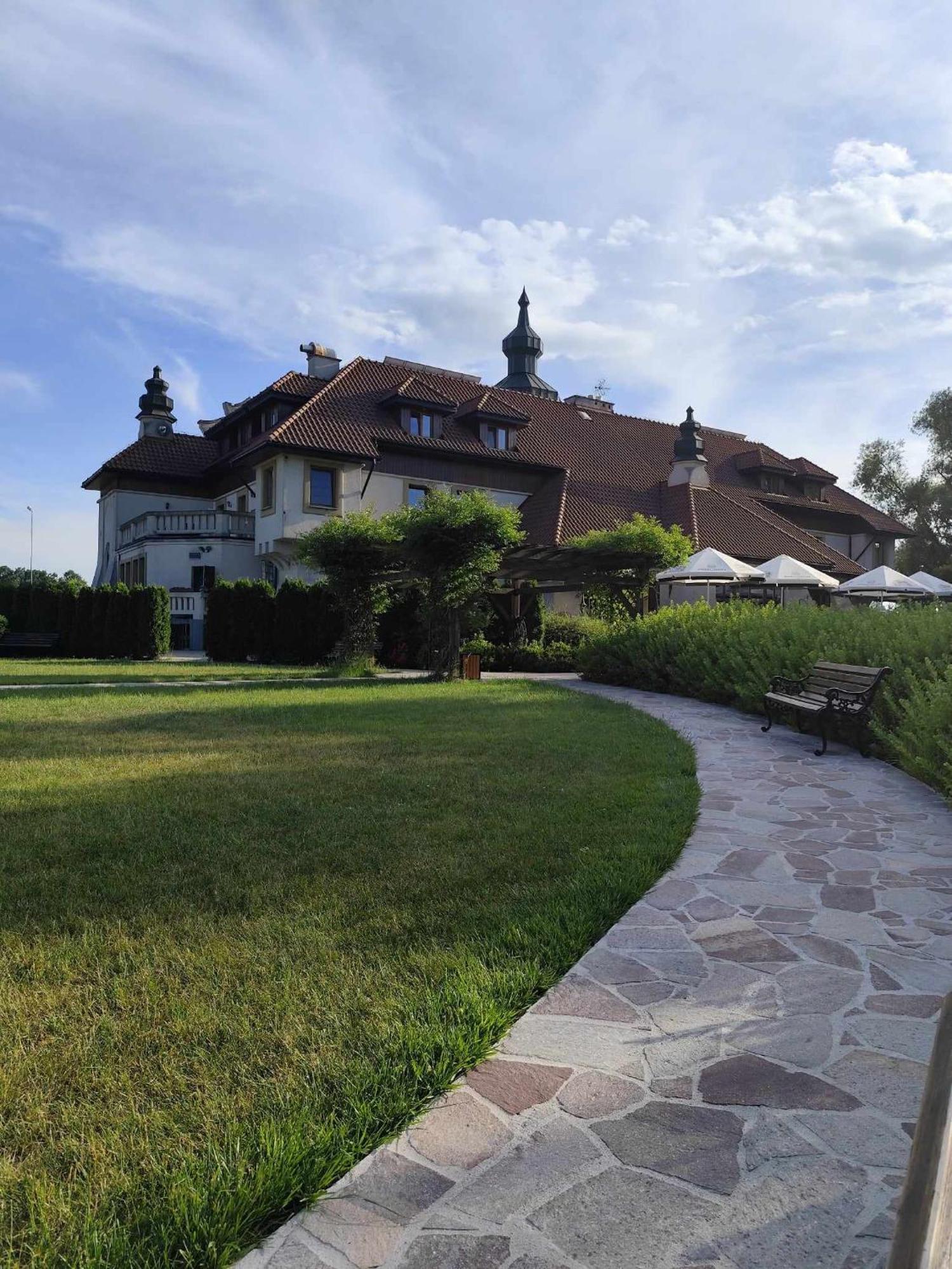 Hotel Kasztel Rzezawa Экстерьер фото