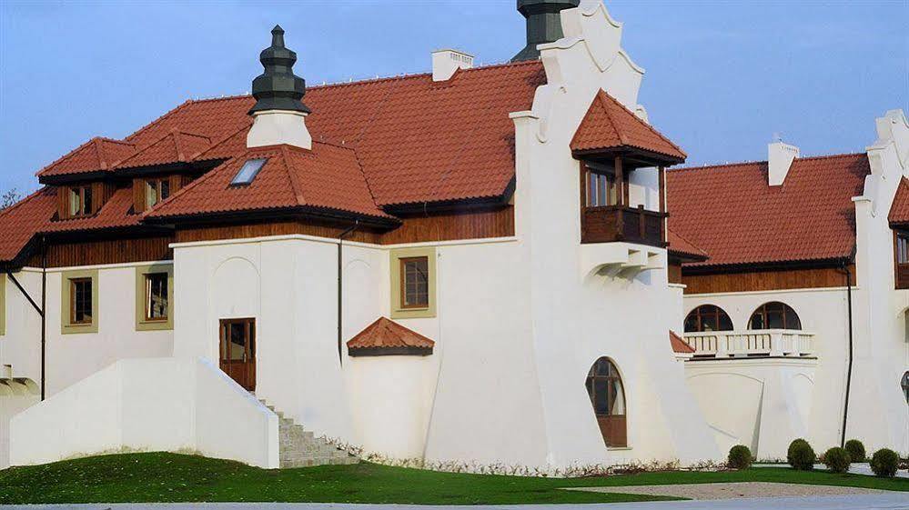 Hotel Kasztel Rzezawa Экстерьер фото