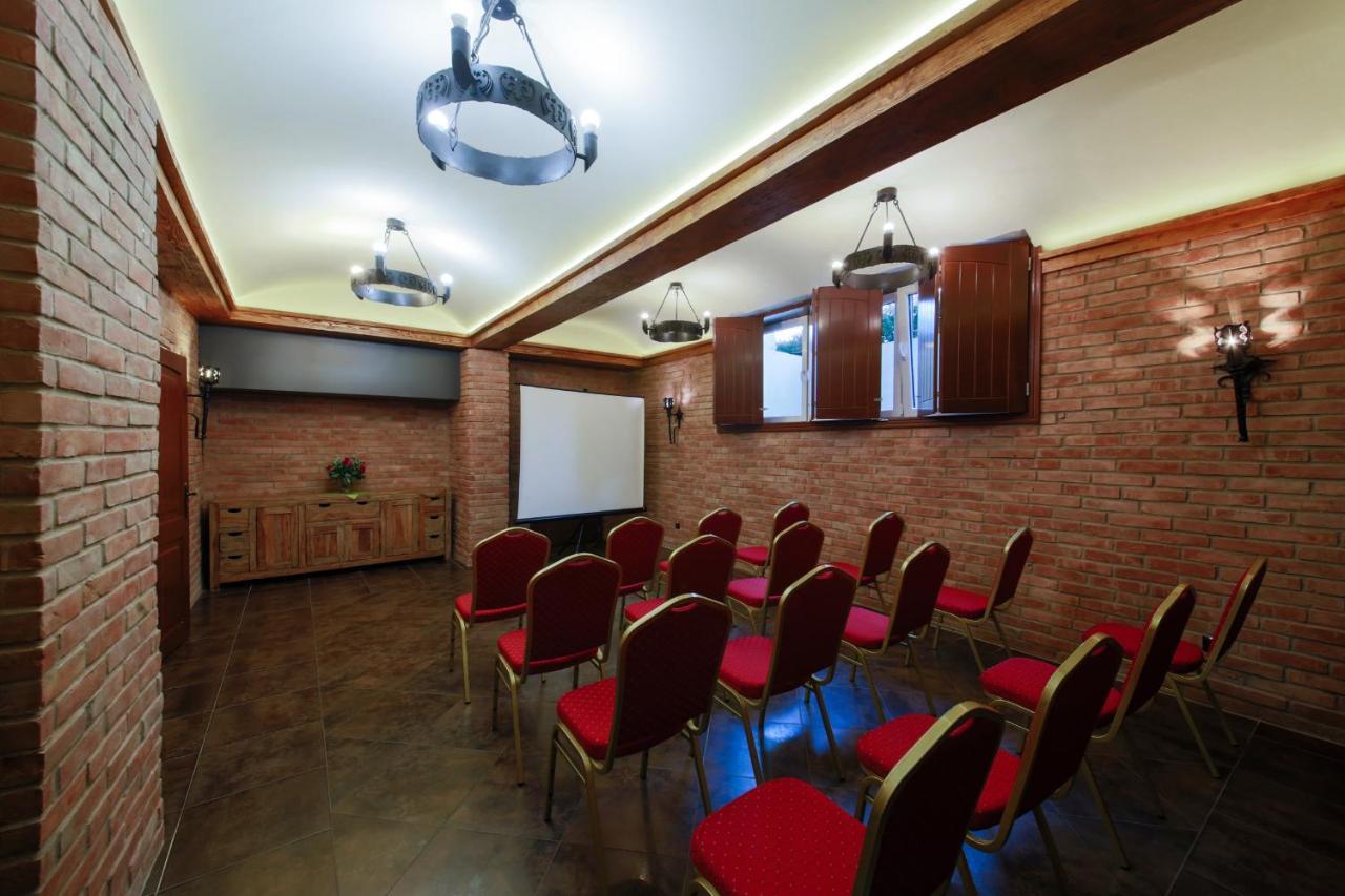 Hotel Kasztel Rzezawa Экстерьер фото